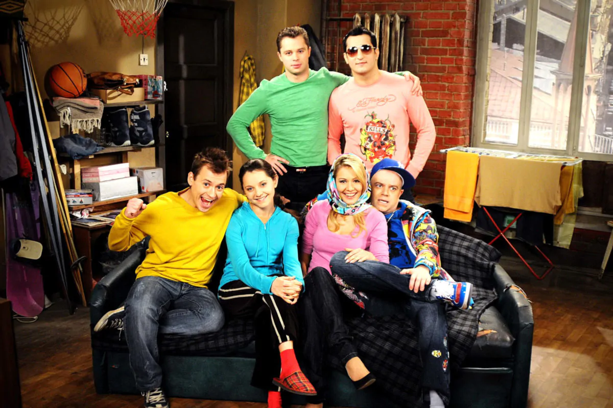 Все главные персонажи сериала Универ старая общага